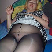 Dilettante honeys showing off her pantyhose.